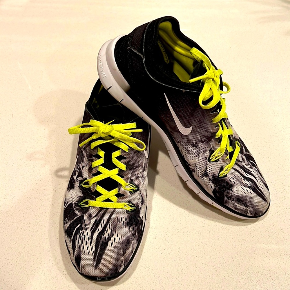 Women’s Nike shoes. Size 8.